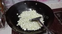 美味的杏鲍菇黄豆肉酱做法图解4)