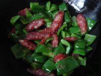 家常菜青椒炒香肠