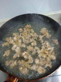 番茄鸡蛋瘦肉汤做法图解4)