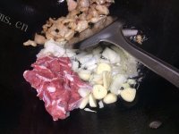 家常菜角瓜炒肉做法图解4)