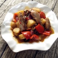 家常菜土豆炖鸡肉