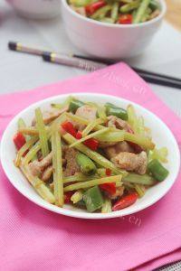 家常菜芹菜炒肉片