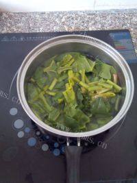 菠菜蛋花汤做法图解5)