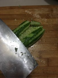 清凉的爽口凉拌黄瓜做法图解2)