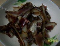 外婆教我做腊肉炒蒜苔做法图解3)