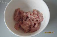 家常菜苦瓜炒肉丝做法图解4)