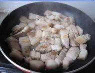 「美味可口」土豆烧肉做法图解7)