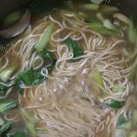 玉盘珍馐的香菇青菜面做法图解8)