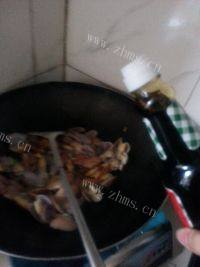 美味的葱香花蛤做法图解7)
