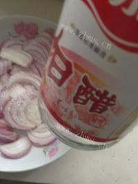 家常菜木耳拌洋葱做法图解5)