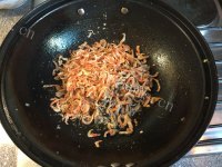 香嫩的樱花虾蛋炒饭做法图解7)