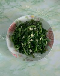 美味营养的蒜蓉皇帝菜做法图解7)
