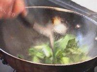 饱满的素炒菜花做法图解6)