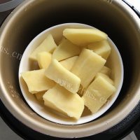 甜甜的椰蓉芝士土豆球做法图解3)