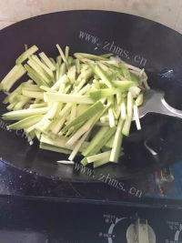 唇齿留香的炒三丝做法图解8)