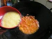 美味的番茄烘鸡蛋做法图解5)