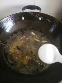 家常菜丑鱼豆腐汤做法图解9)