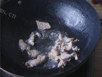 营养丰富的紫菜丝瓜瘦肉汤做法图解5)