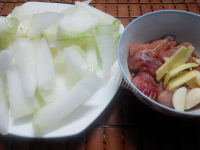 清淡可口的家常肉片冬瓜丁做法图解2)