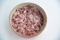 营养丰富的孜然羊肉做法图解3)