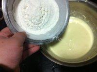 浓郁的蛋黄饼干做法图解7)