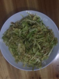 自制黄金虾米包菜做法图解6)