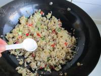 快手羊肉蛋炒饭做法图解11)