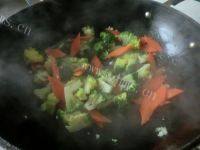 十分好吃的菜花炒肉做法图解3)