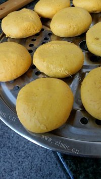 色香味俱全的南瓜饼做法图解4)