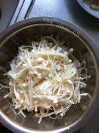 「DIY美食」凉拌金针菇做法图解4)