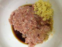鲜甜猪肉白菜水饺做法图解2)