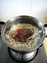 面食牛肉阳春面做法图解6)