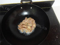 家常菜茭白炒肉片做法图解2)
