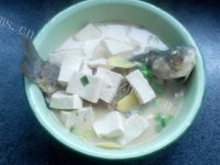 玉盘珍馐的豆腐鲫鱼汤