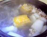 暖冬冬瓜薏米汤做法图解5)
