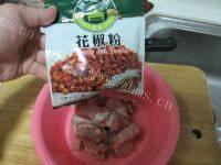 香气逼人的炸酥肉做法图解5)