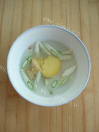 色香味浓的小酥肉蒸碗做法图解1)
