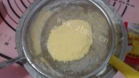 自制蔓越莓戚风蛋糕做法图解5)