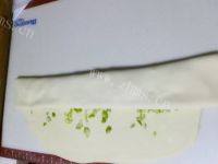 DIY早点葱香花卷做法图解10)