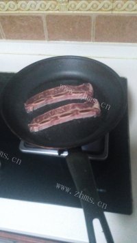 美味的香煎牛排做法图解4)