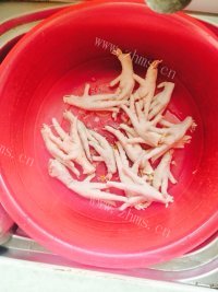 色味俱佳的卤鸡爪做法图解1)
