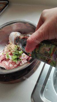 自己做的白菜猪肉水饺做法图解6)