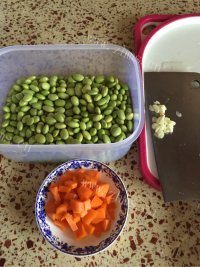 家常菜小炒毛豆做法图解1)