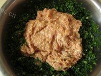 简单健康的猪肉韭菜饺子做法图解11)