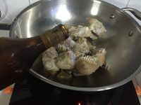 美味萝卜花生猪蹄煲做法图解1)