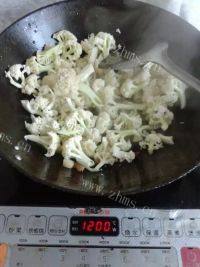 家常菜蚝油花菜做法图解5)