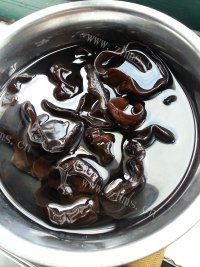 养颜的山药炒木耳做法图解1)