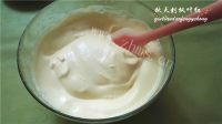 自制虎皮蛋糕卷做法图解7)