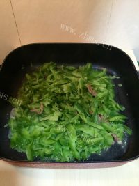 家常苦瓜炒蛋做法图解12)