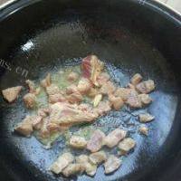 土豆烧羊腿肉（家常菜）的做法图解二